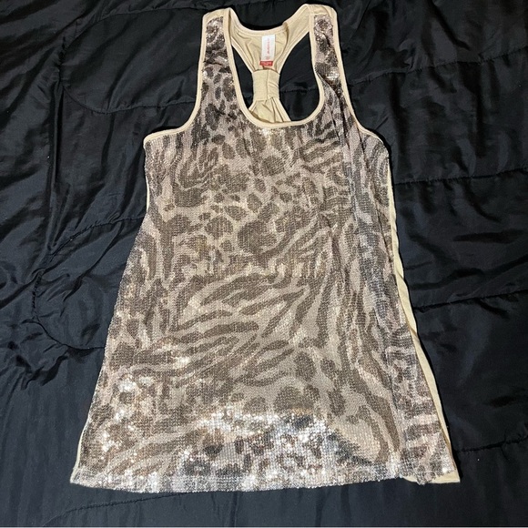 #7 Not So Mystery Maeve Size 6 No boundaries Sequined Shirt XXL - Picture 4 of 9